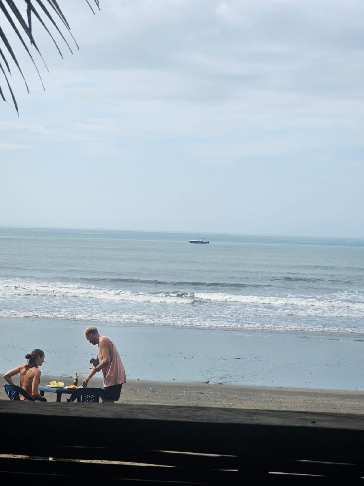 Chowa Beach Bed & Breakfast Nuqui Exterior photo