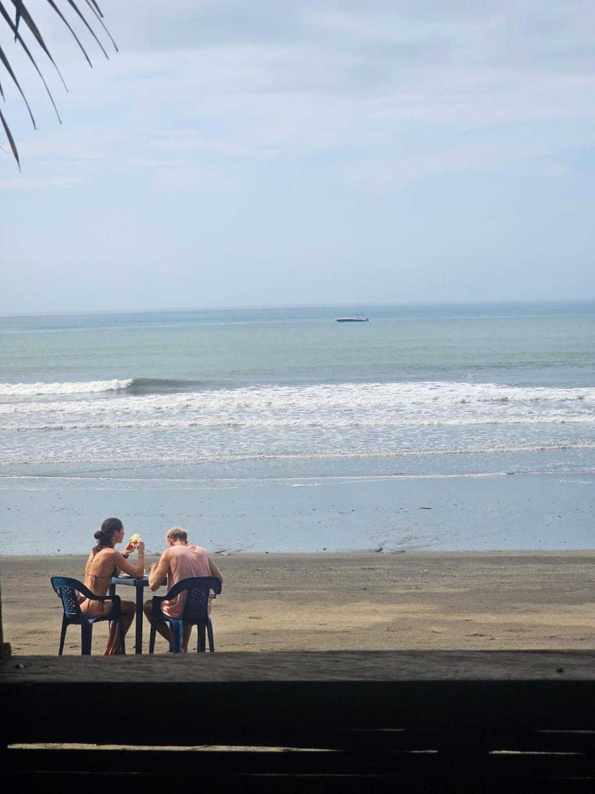 Chowa Beach Bed & Breakfast Nuqui Exterior photo